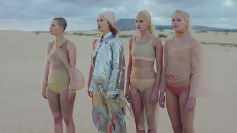 Странные женщины в новом клипе Goldfrapp