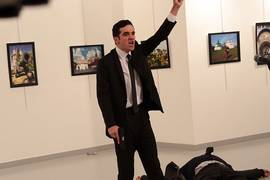 Снимок убийцы российского посла стал победителем World Press Photo