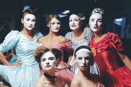На фильм о Dakh Daughters собирают деньги