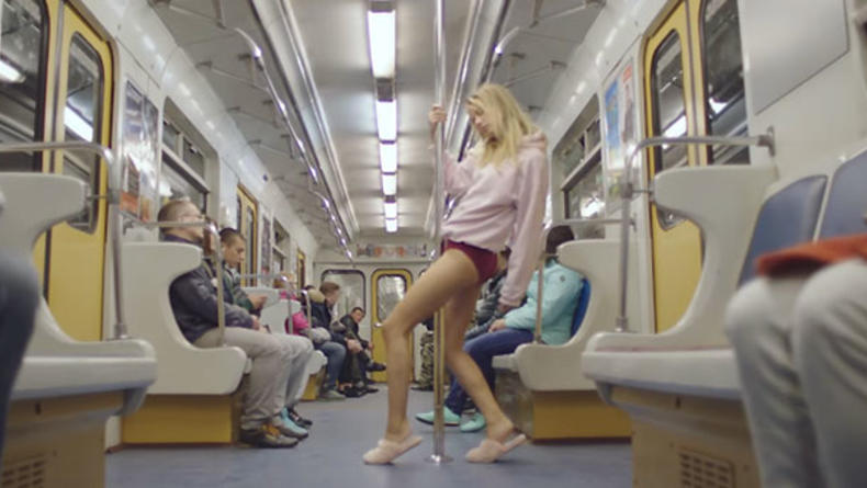 Французы сняли нелегальный клип в киевском метро