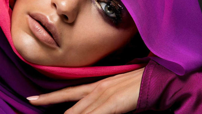 Джиджи Хадид на обложке первого номера Vogue Arabia