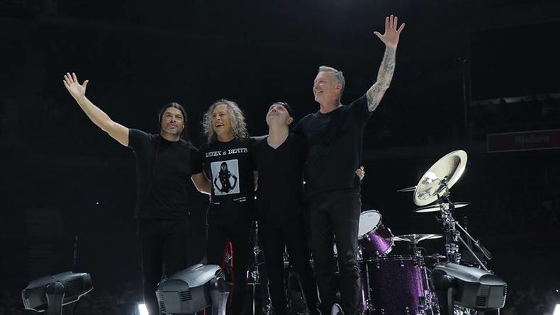 Группа Metallica получила “Нобелевскую премию по музыке”
