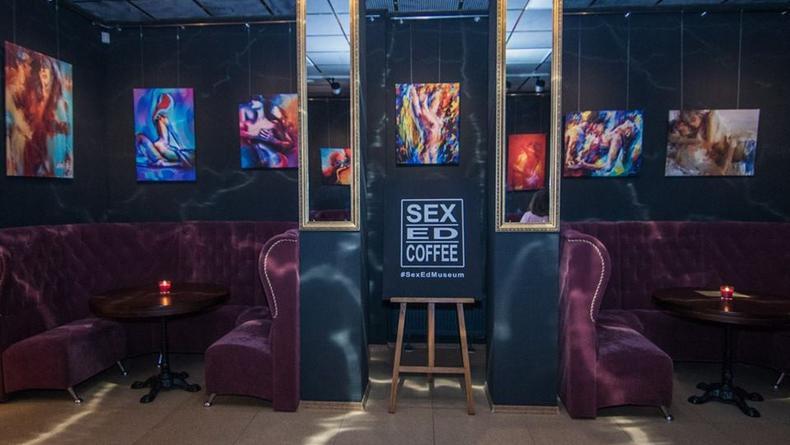 В кафе порно, секс в кафе смотреть онлайн