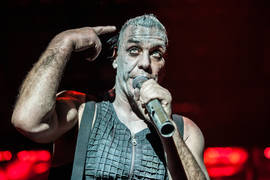 Солист Rammstein выступит в Киеве и подарит свою книгу