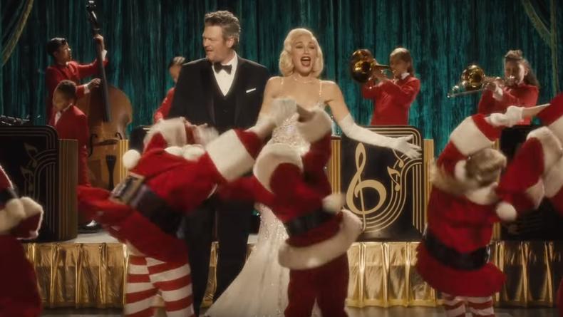 Солистка No Doubt выпустила яркий рождественский клип