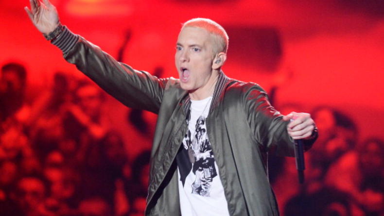 Не отличить: Eminem раскачал YouTube клипом с двойником
