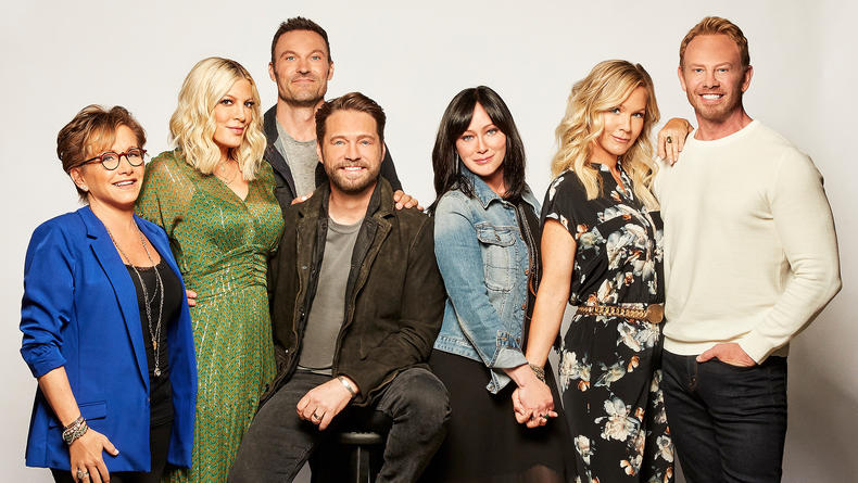 В Сети появились фото со съемок нового Беверли-Хиллз 90210