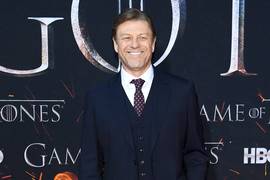 "Напился и швырнул бокал": Звезда Игры Престолов устроил дебош в самолете