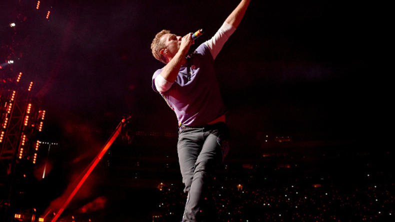 План действий на уикенд: Coldplay, День Конституции и стендап на ЮБК