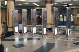 Без "кенгуру": в киевском метро поставили турникеты против прыгунов