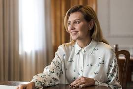 Книги от первой леди: Елена Зеленская назвала ТОП-5 любимых изданий