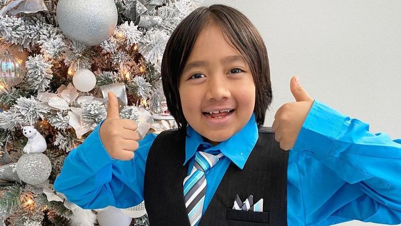 9-летний влогер третий год – самый высокооплачиваемый на YouTube