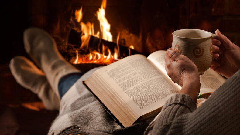 Что почитать зимним вечером: Лучшие книги