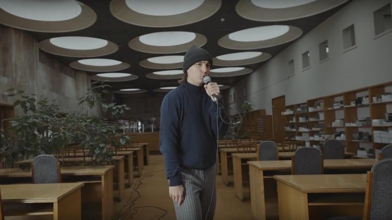 Рэпер Курган устроил концерт в Киеве в библиотеке Вернадского