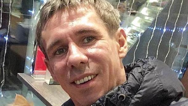 На снимке фигурировала и супруга мужчины На снимке фигурировала и супруга мужчины