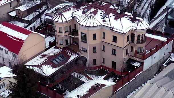 Земля столичного депутата находится прямо у подножья Родины-Матери Земля столичного депутата находится прямо у подножья Родины-Матери