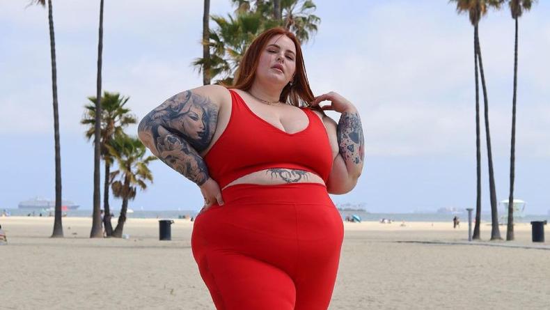 Модель Тесс Холлидей, весящая 155 кг, выздоравливает от анорексии