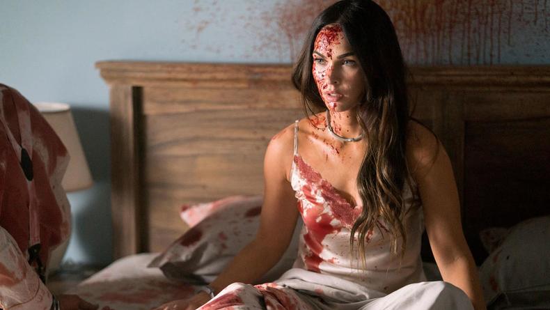 Триллер "В западне": Кровавая Меган Фокс противостоит убийцам