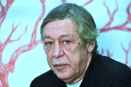 Ефремов исхудал и учит зэков русскому: Как отбывает наказание актер