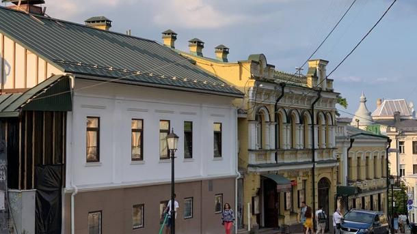 В разные годы дом и швейной мастерской приходился, и кафе В разные годы дом и швейной мастерской приходился, и кафе