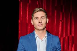 Владимир Остапчук снялся в новом сериале "Люся Интерн"