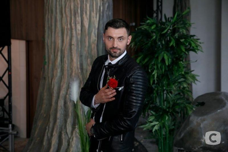 Актер-каскадер впечатлил всю съемочную группу Актер-каскадер впечатлил всю съемочную группу