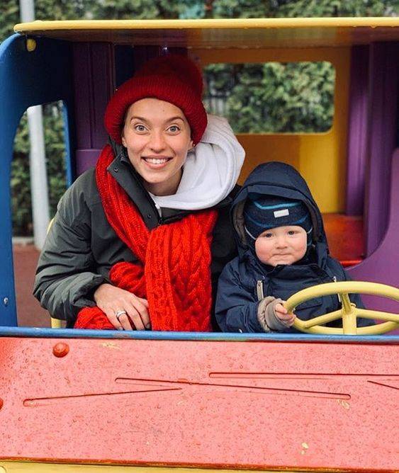 Регина Тодоренко стала мамой сына Михаила в 2018 году / pinterest.com