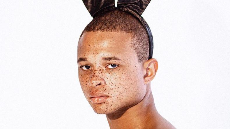 Playboy показал своего нового кролика – темнокожего парня с веснушками