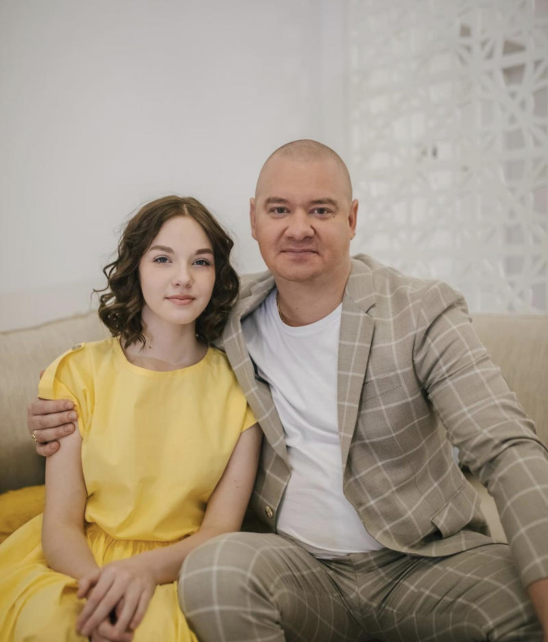 Евгений уверен, что занятия с психологом помогут дочке понять важные вещи, что они с женой донести не могут. Евгений уверен, что занятия с психологом помогут дочке понять важные вещи, что они с женой донести не могут.