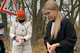 Тимошенко надела в Раду белый халат и нелестно отозвалась о коллегах
