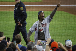 После смерти 8 людей: на Трэвиса Скотта и Дрейка завели дело