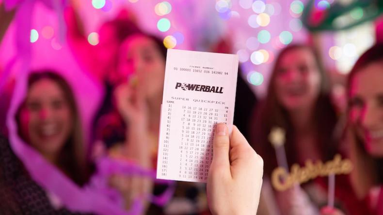 Powerball разыграет 224 миллиона долларов в ночь с среды на четверг. Узнайте, как принять участие из Украины