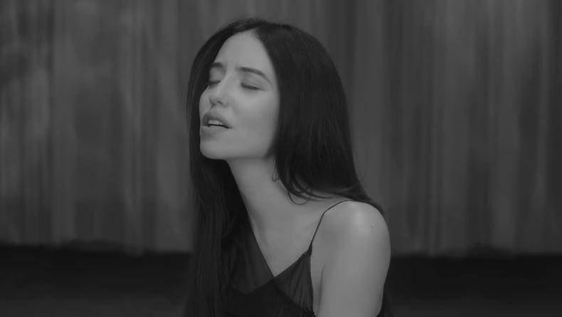 Надя Дорофеева выпустила mood-видео на кавер t.A.T.u. "Я твоя не первая"