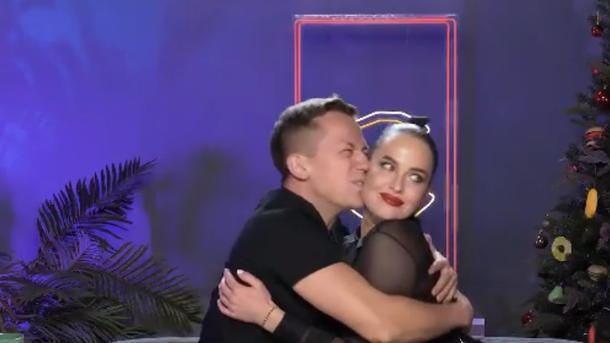Алексей Дурнев и Даша Астафьева в программе ”Еда Дурнева”. Алексей Дурнев и Даша Астафьева в программе ”Еда Дурнева”.
