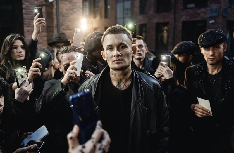 Алишер расскажет в треке, почему уехал из России. Алишер расскажет в треке, почему уехал из России.