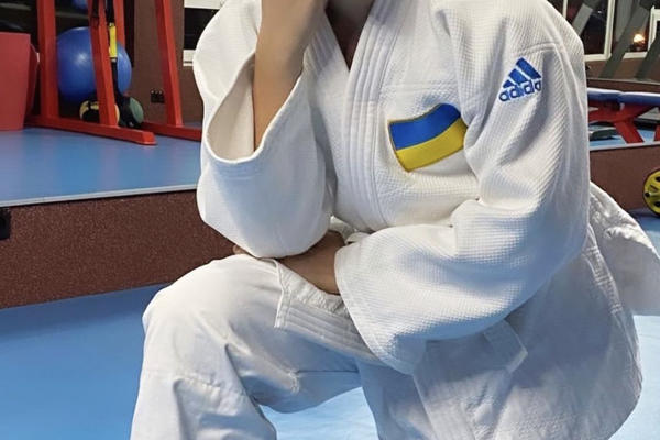 Вениамин с недавнего времени увлекся дзюдо.