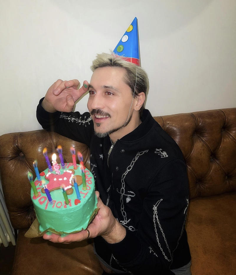 Билан недавно отметил юбилей - 40 лет. Билан недавно отметил юбилей - 40 лет.