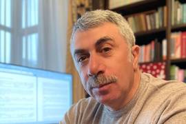 "Свитер – огнище": доктор Комаровский предстал в новогоднем образе