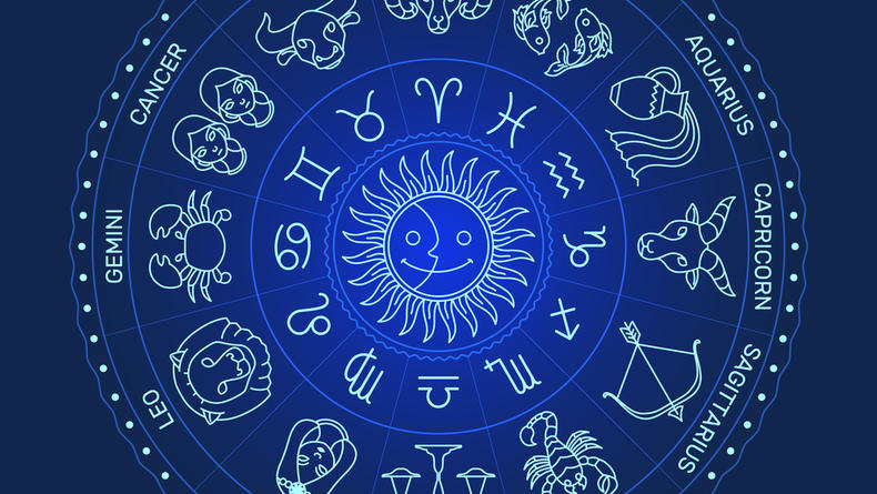 Гороскоп на январь 2022 для всех знаков зодиака: Кому любовь, а кому деньги
