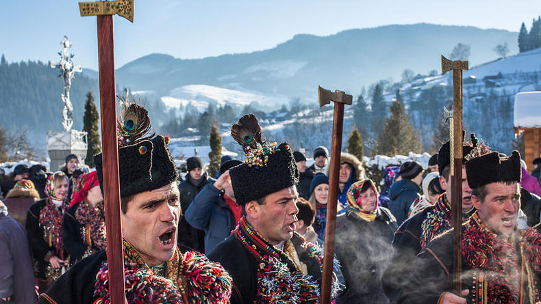 Когда колядуют в Украине – дата и традиции