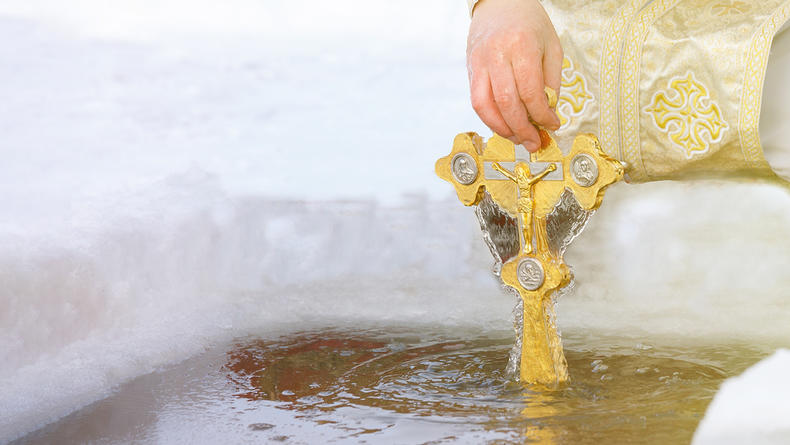 Крещение Господне 19 января - традиции и что нельзя делать