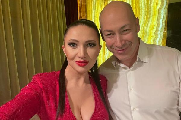 Алеся Бацман и Дмитрий Гордон запускают политическое шоу.