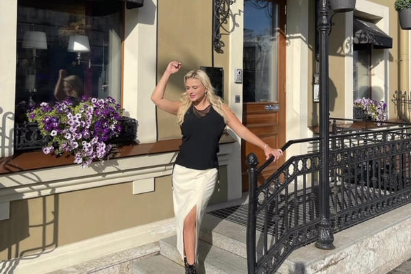 Анна поведала об интиме на первом свидании.