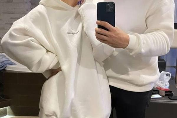 Игорь и Лина отдыхают в Одессе.