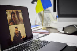 Зеленский поблагодарил Катчера и Кунис за 35 млн долларов для Украины