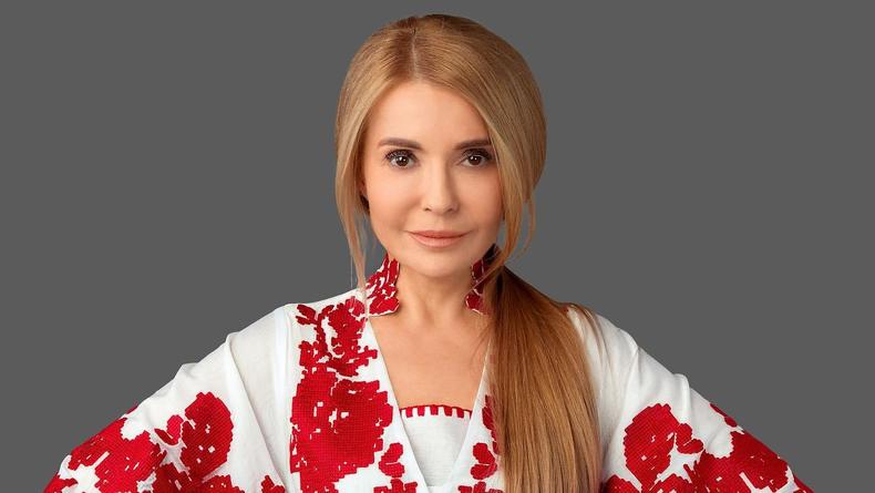 Юлия Тимошенко снялась на фоне нового биллборда c русским кораблем
