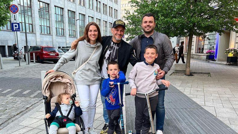 Семья Решетник выехала из Украины