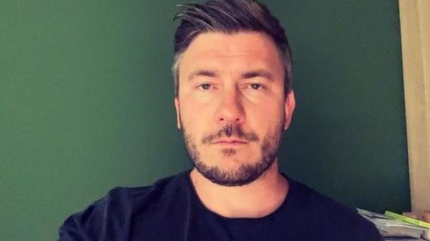 Писатель не собирается отказываться от своей миролюбивой позиции Писатель не собирается отказываться от своей миролюбивой позиции