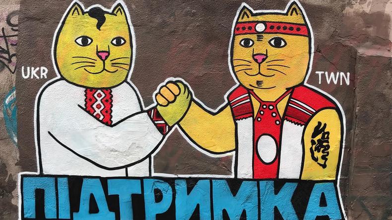 Одесский граффитчик показал, как создает своих патриотических котов