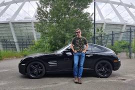 Комаров продал элитное авто, чтобы помочь ВСУ